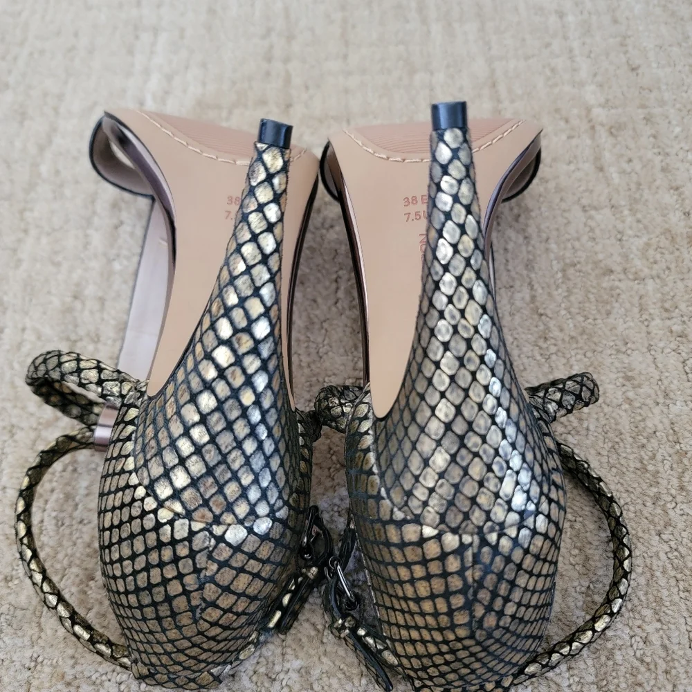 French Connection Naoma T-Strap Sandals, Size 7.5